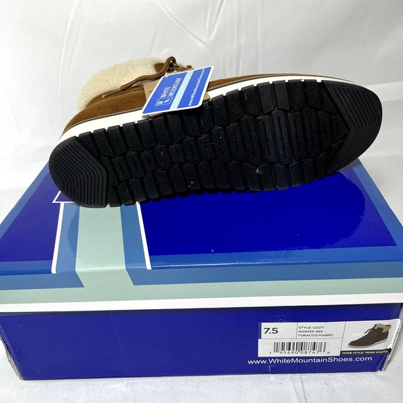 Women ankle booties by White Mountain - Picture 5 of 5